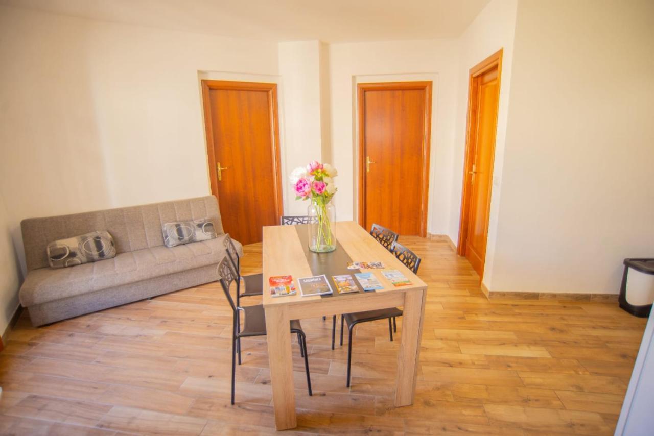 Valery Apartments ألغيرو المظهر الخارجي الصورة